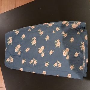 American Eagle Floral Mini Skirt - Size M - Good Condition - 🌺
